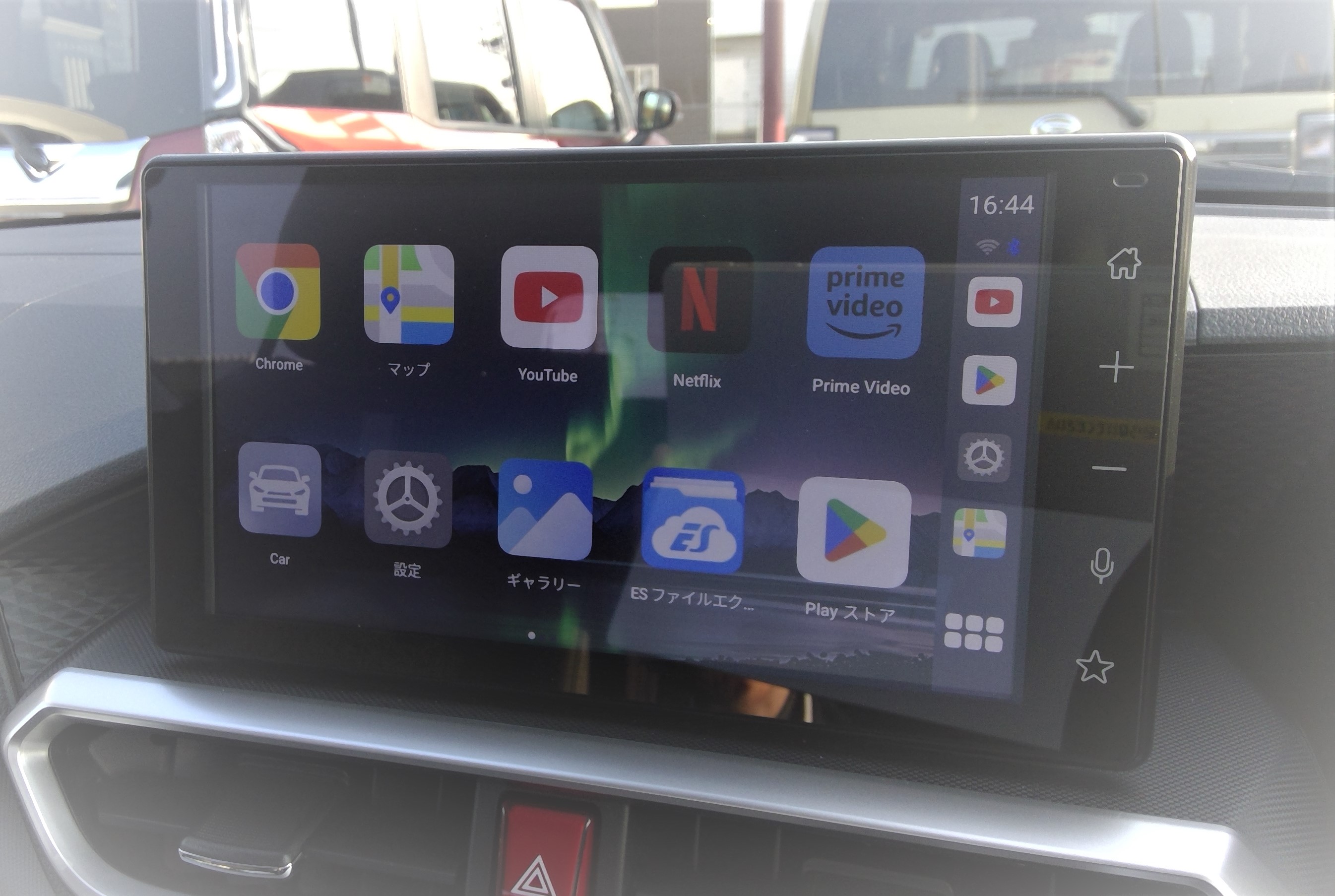 車内空間がリビングのように！？車で動画を楽しめる商品紹介です 